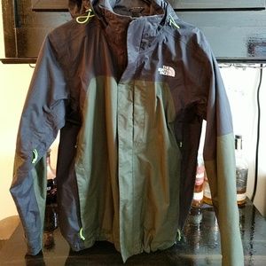 Like New North Face Jacket & Fleece